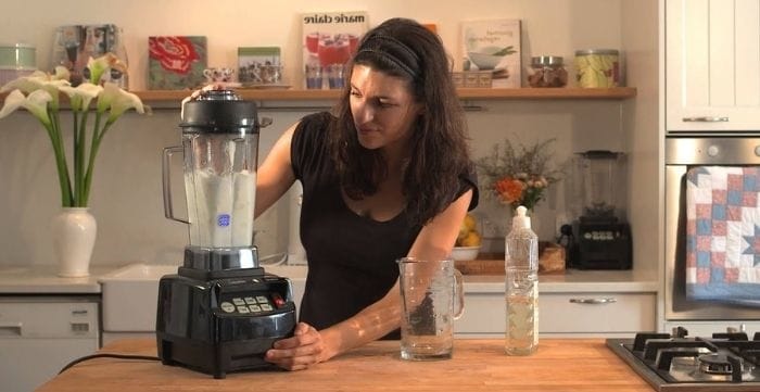 how to clean your blender
