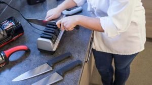 how to sharpen electric knife blades